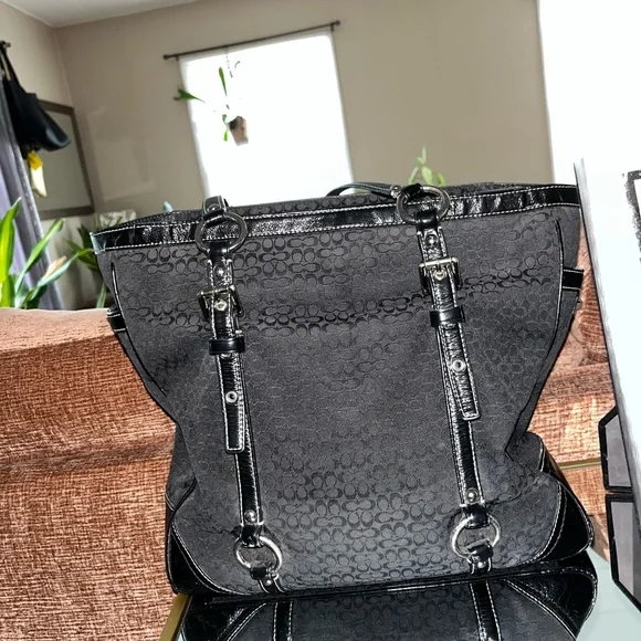 Black Coach Women's Tote Bag - Picture 1 of 10